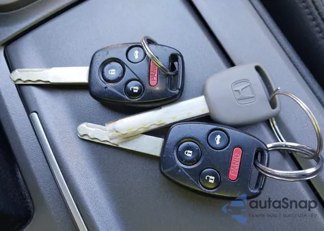 2011 Honda Accord 2.4 Ex-L z USA, uszkodzony, nr VIN 1HGCP2F87BA105568